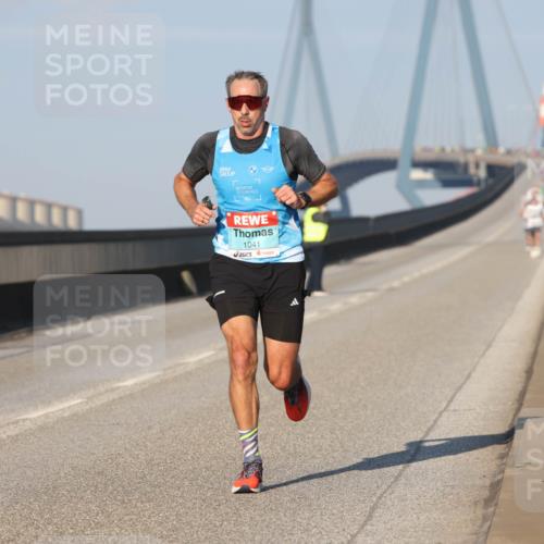 03.10.2025 - Köhlbrandbrückenlauf Lena Gebhardt http://msf.ph/oto/9101534 03.10.2025 09:36:39 Position 2 1041 meine-sportfotos.de
