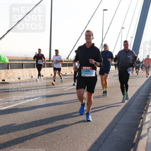 03.10.2025 - Köhlbrandbrückenlauf Strokosch-Dieckow http://msf.ph/oto/9101538 03.10.2025 09:21:36 Position 1 1079, 1067 meine-sportfotos.de