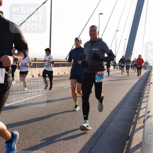 03.10.2025 - Köhlbrandbrückenlauf Strokosch-Dieckow http://msf.ph/oto/9101556 03.10.2025 09:21:37 Position 1 1067, 335 meine-sportfotos.de