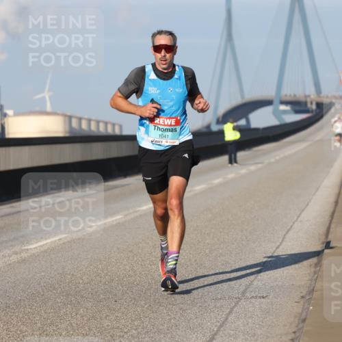 03.10.2025 - Köhlbrandbrückenlauf Lena Gebhardt http://msf.ph/oto/9101558 03.10.2025 09:36:40 Position 2 1041 meine-sportfotos.de