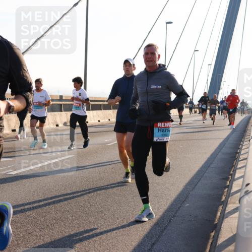03.10.2025 - Köhlbrandbrückenlauf Strokosch-Dieckow http://msf.ph/oto/9101567 03.10.2025 09:21:37 Position 1 1067, 3354 meine-sportfotos.de
