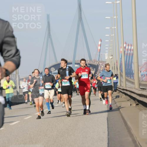 03.10.2025 - Köhlbrandbrückenlauf Jannik Wohlers http://msf.ph/oto/9101614 03.10.2025 09:49:05 Position 3 1304, 19 meine-sportfotos.de