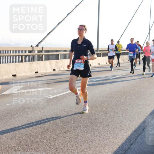 03.10.2025 - Köhlbrandbrückenlauf Strokosch-Dieckow http://msf.ph/oto/9101615 03.10.2025 09:21:49 Position 1 1087 meine-sportfotos.de