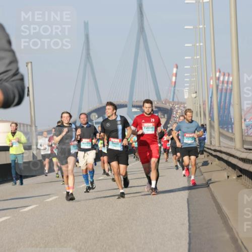 03.10.2025 - Köhlbrandbrückenlauf Jannik Wohlers http://msf.ph/oto/9101622 03.10.2025 09:49:05 Position 3 4, 19 meine-sportfotos.de