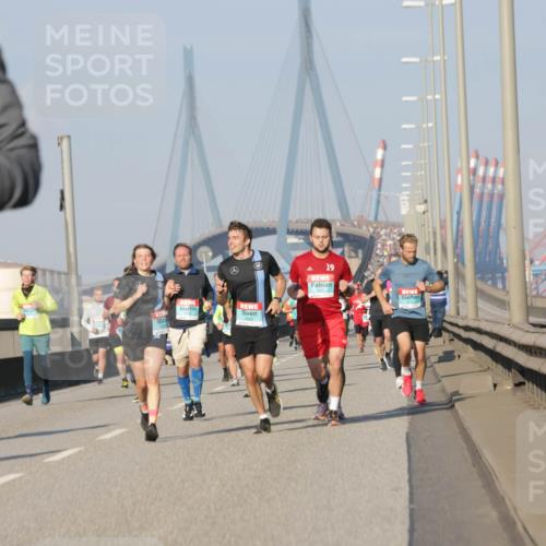 03.10.2025 - Köhlbrandbrückenlauf Jannik Wohlers http://msf.ph/oto/9101627 03.10.2025 09:49:05 Position 3 6, 19 meine-sportfotos.de