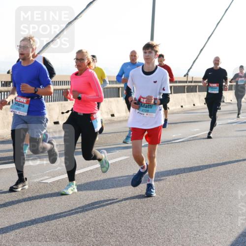 03.10.2025 - Köhlbrandbrückenlauf Strokosch-Dieckow http://msf.ph/oto/9101659 03.10.2025 09:21:51 Position 1 2801, 2728 meine-sportfotos.de