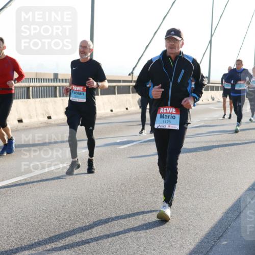 03.10.2025 - Köhlbrandbrückenlauf Strokosch-Dieckow http://msf.ph/oto/9101677 03.10.2025 09:21:53 Position 1 3211, 1175 meine-sportfotos.de