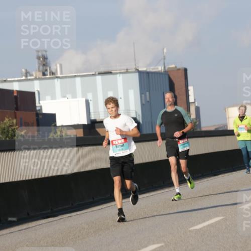 03.10.2025 - Köhlbrandbrückenlauf Jannik Wohlers http://msf.ph/oto/9101678 03.10.2025 09:49:06 Position 3 1878 meine-sportfotos.de