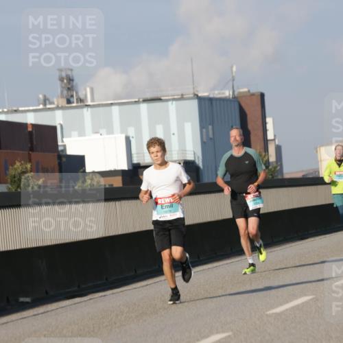 03.10.2025 - Köhlbrandbrückenlauf Jannik Wohlers http://msf.ph/oto/9101685 03.10.2025 09:49:07 Position 3 1878, 1056 meine-sportfotos.de