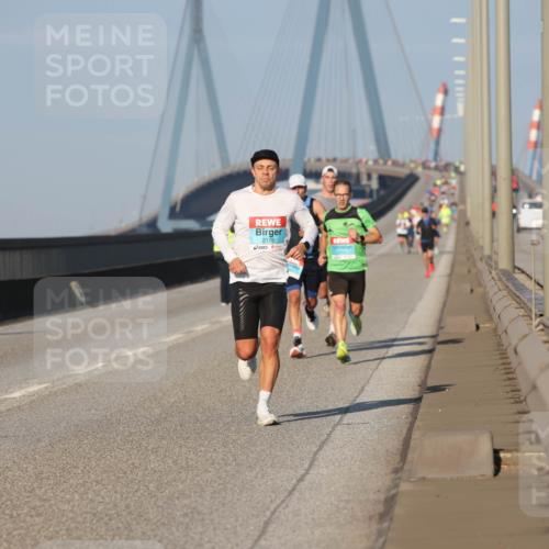 03.10.2025 - Köhlbrandbrückenlauf Lena Gebhardt http://msf.ph/oto/9101756 03.10.2025 09:37:01 Position 2  meine-sportfotos.de