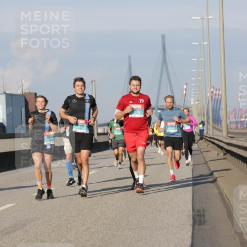 03.10.2025 - Köhlbrandbrückenlauf Jannik Wohlers http://msf.ph/oto/9101759 03.10.2025 09:49:10 Position 3  meine-sportfotos.de