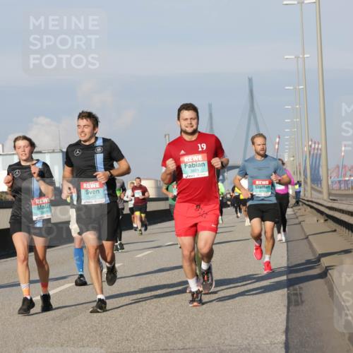 03.10.2025 - Köhlbrandbrückenlauf Jannik Wohlers http://msf.ph/oto/9101780 03.10.2025 09:49:12 Position 3 3465, 19, 3521, 3462, 3710 meine-sportfotos.de