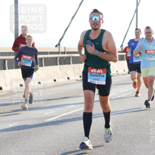 03.10.2025 - Köhlbrandbrückenlauf Strokosch-Dieckow http://msf.ph/oto/9101781 03.10.2025 09:22:11 Position 1 1215, 2997, 3205, 3181, 1639 meine-sportfotos.de