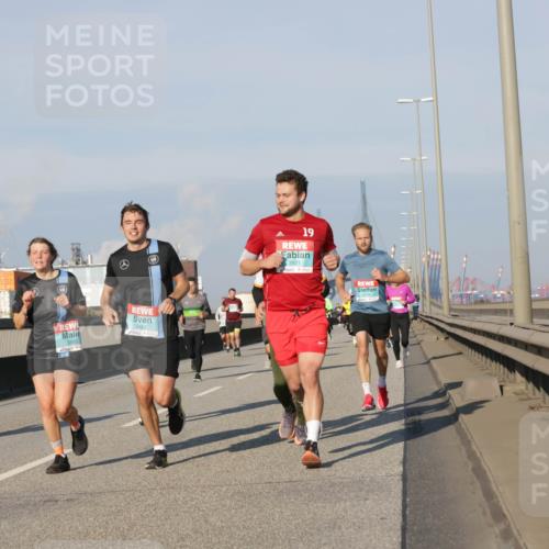 03.10.2025 - Köhlbrandbrückenlauf Jannik Wohlers http://msf.ph/oto/9101805 03.10.2025 09:49:13 Position 3 3465, 3462, 19, 3521 meine-sportfotos.de