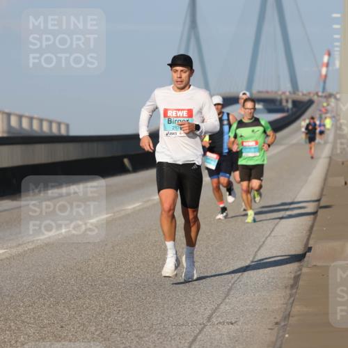 03.10.2025 - Köhlbrandbrückenlauf Lena Gebhardt http://msf.ph/oto/9101807 03.10.2025 09:37:03 Position 2 217, 777 meine-sportfotos.de