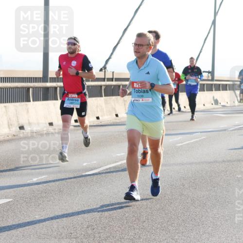03.10.2025 - Köhlbrandbrückenlauf Strokosch-Dieckow http://msf.ph/oto/9101813 03.10.2025 09:22:13 Position 1 1225, 1639, 2961 meine-sportfotos.de