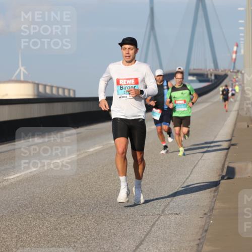03.10.2025 - Köhlbrandbrückenlauf Lena Gebhardt http://msf.ph/oto/9101845 03.10.2025 09:37:04 Position 2 217, 77 meine-sportfotos.de
