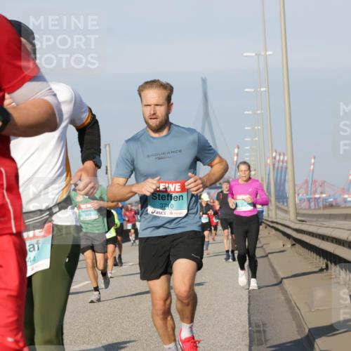 03.10.2025 - Köhlbrandbrückenlauf Jannik Wohlers http://msf.ph/oto/9101873 03.10.2025 09:49:15 Position 3 19, 21, 44, 3710 meine-sportfotos.de