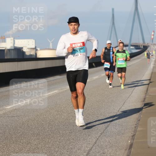 03.10.2025 - Köhlbrandbrückenlauf Lena Gebhardt http://msf.ph/oto/9101888 03.10.2025 09:37:05 Position 2 2176 meine-sportfotos.de