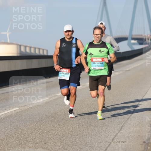 03.10.2025 - Köhlbrandbrückenlauf Lena Gebhardt http://msf.ph/oto/9101939 03.10.2025 09:37:06 Position 2 3463, 2702 meine-sportfotos.de