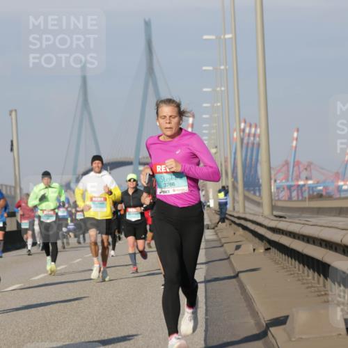 03.10.2025 - Köhlbrandbrückenlauf Jannik Wohlers http://msf.ph/oto/9101954 03.10.2025 09:49:17 Position 3 1836, 3766 meine-sportfotos.de