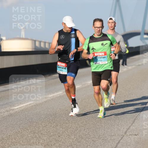 03.10.2025 - Köhlbrandbrückenlauf Lena Gebhardt http://msf.ph/oto/9101974 03.10.2025 09:37:07 Position 2 3463, 2702 meine-sportfotos.de