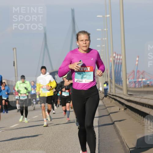 03.10.2025 - Köhlbrandbrückenlauf Jannik Wohlers http://msf.ph/oto/9101990 03.10.2025 09:49:18 Position 3 3766 meine-sportfotos.de