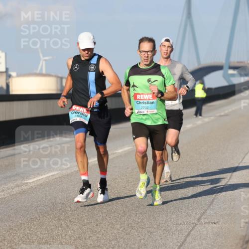 03.10.2025 - Köhlbrandbrückenlauf Lena Gebhardt http://msf.ph/oto/9101996 03.10.2025 09:37:07 Position 2 3463, 2702 meine-sportfotos.de