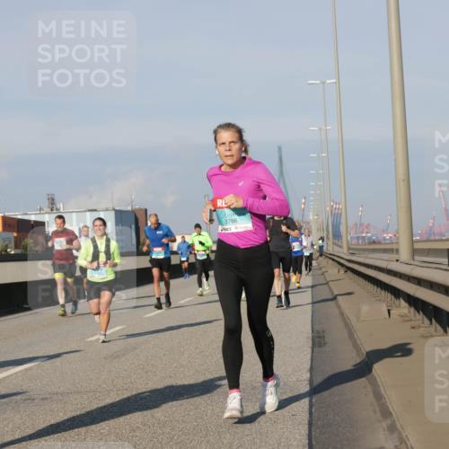 03.10.2025 - Köhlbrandbrückenlauf Jannik Wohlers http://msf.ph/oto/9102000 03.10.2025 09:49:20 Position 3 3766 meine-sportfotos.de