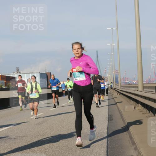 03.10.2025 - Köhlbrandbrückenlauf Jannik Wohlers http://msf.ph/oto/9102007 03.10.2025 09:49:20 Position 3 3766 meine-sportfotos.de