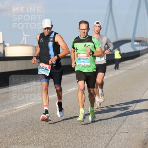 03.10.2025 - Köhlbrandbrückenlauf Lena Gebhardt http://msf.ph/oto/9102008 03.10.2025 09:37:07 Position 2 3463, 2702, 1174 meine-sportfotos.de
