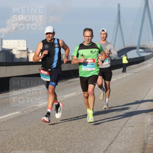 03.10.2025 - Köhlbrandbrückenlauf Lena Gebhardt http://msf.ph/oto/9102019 03.10.2025 09:37:08 Position 2 3463, 2702 meine-sportfotos.de