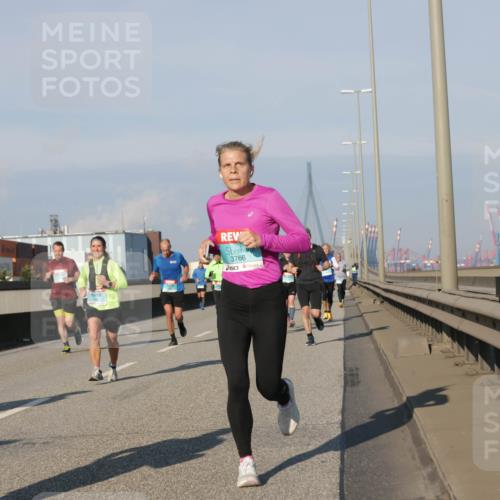 03.10.2025 - Köhlbrandbrückenlauf Jannik Wohlers http://msf.ph/oto/9102021 03.10.2025 09:49:20 Position 3 3766 meine-sportfotos.de