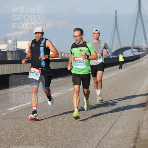 03.10.2025 - Köhlbrandbrückenlauf Lena Gebhardt http://msf.ph/oto/9102045 03.10.2025 09:37:08 Position 2 3463, 2702 meine-sportfotos.de
