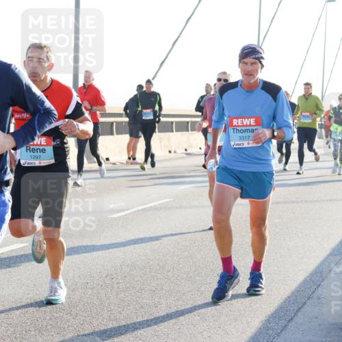 03.10.2025 - Köhlbrandbrückenlauf Strokosch-Dieckow http://msf.ph/oto/9102077 03.10.2025 09:22:50 Position 1 2020, 1262, 3, 00, 1297, 3317 meine-sportfotos.de