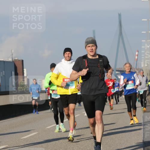 03.10.2025 - Köhlbrandbrückenlauf Jannik Wohlers http://msf.ph/oto/9102092 03.10.2025 09:49:22 Position 3 1543, 1091, 1702 meine-sportfotos.de