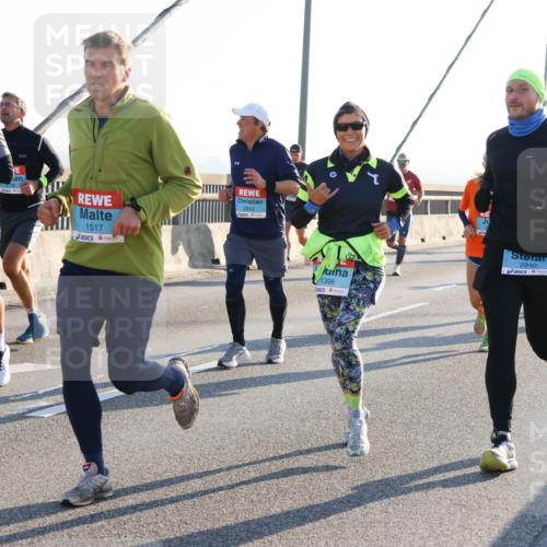 03.10.2025 - Köhlbrandbrückenlauf Strokosch-Dieckow http://msf.ph/oto/9102098 03.10.2025 09:22:56 Position 1 3817, 1517, 2843, 1398, 2940 meine-sportfotos.de