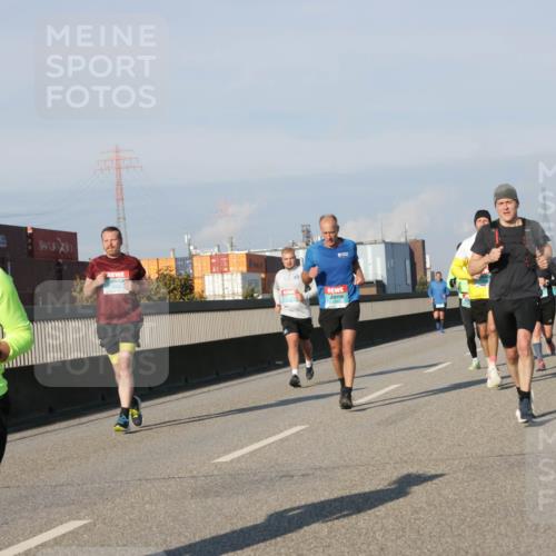 03.10.2025 - Köhlbrandbrückenlauf Jannik Wohlers http://msf.ph/oto/9102105 03.10.2025 09:49:23 Position 3 1836, 0 meine-sportfotos.de