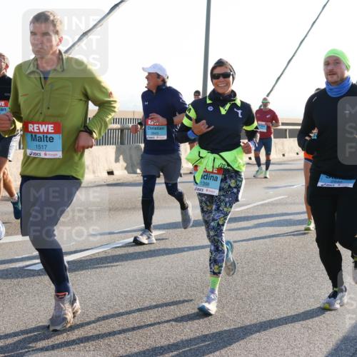 03.10.2025 - Köhlbrandbrückenlauf Strokosch-Dieckow http://msf.ph/oto/9102110 03.10.2025 09:22:56 Position 1 1517, 2843, 1398, 2940 meine-sportfotos.de