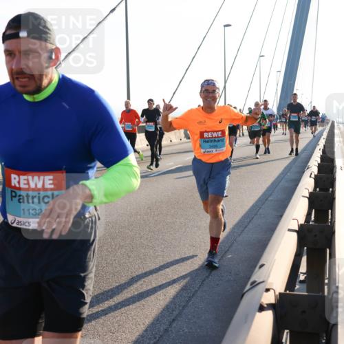 03.10.2025 - Köhlbrandbrückenlauf Strokosch-Dieckow http://msf.ph/oto/9102114 03.10.2025 09:23:06 Position 1 1132, 3495 meine-sportfotos.de