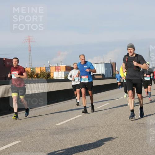 03.10.2025 - Köhlbrandbrückenlauf Jannik Wohlers http://msf.ph/oto/9102137 03.10.2025 09:49:23 Position 3  meine-sportfotos.de