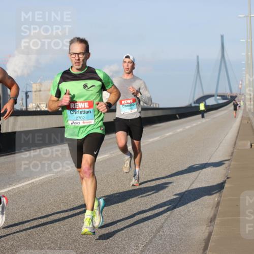 03.10.2025 - Köhlbrandbrückenlauf Lena Gebhardt http://msf.ph/oto/9102179 03.10.2025 09:37:10 Position 2 3463, 2702, 1174 meine-sportfotos.de