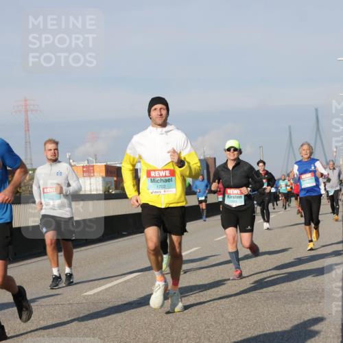 03.10.2025 - Köhlbrandbrückenlauf Jannik Wohlers http://msf.ph/oto/9102191 03.10.2025 09:49:25 Position 3 1543, 1702, 1353 meine-sportfotos.de