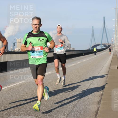 03.10.2025 - Köhlbrandbrückenlauf Lena Gebhardt http://msf.ph/oto/9102195 03.10.2025 09:37:10 Position 2 3463, 2702 meine-sportfotos.de