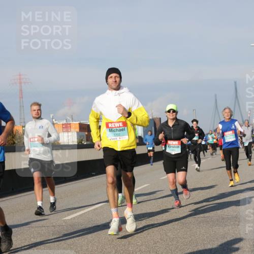 03.10.2025 - Köhlbrandbrückenlauf Jannik Wohlers http://msf.ph/oto/9102196 03.10.2025 09:49:26 Position 3 1543, 1702, 1353 meine-sportfotos.de