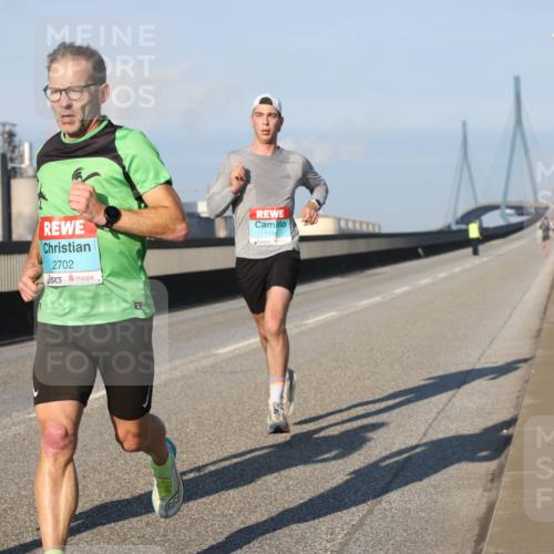 03.10.2025 - Köhlbrandbrückenlauf Lena Gebhardt http://msf.ph/oto/9102222 03.10.2025 09:37:10 Position 2 2702, 1174 meine-sportfotos.de