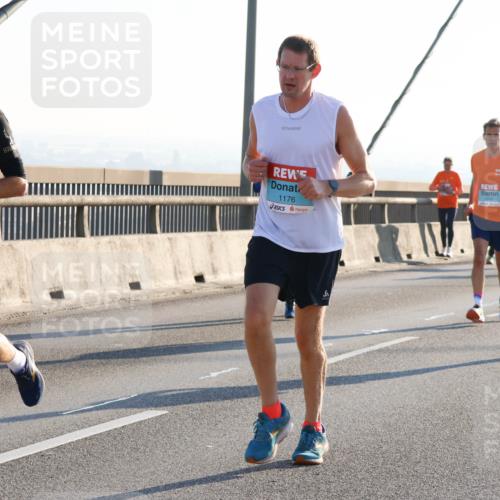 03.10.2025 - Köhlbrandbrückenlauf Strokosch-Dieckow http://msf.ph/oto/9102236 03.10.2025 09:23:37 Position 1 2100, 1176 meine-sportfotos.de