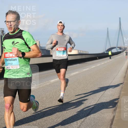 03.10.2025 - Köhlbrandbrückenlauf Lena Gebhardt http://msf.ph/oto/9102237 03.10.2025 09:37:10 Position 2 2702, 1174 meine-sportfotos.de