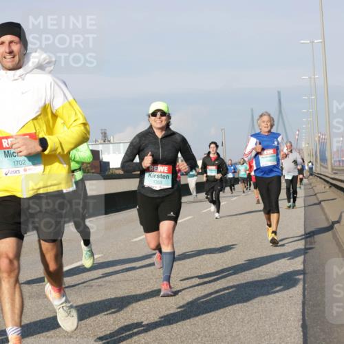 03.10.2025 - Köhlbrandbrückenlauf Jannik Wohlers http://msf.ph/oto/9102250 03.10.2025 09:49:26 Position 3 3802, 1702, 1353 meine-sportfotos.de