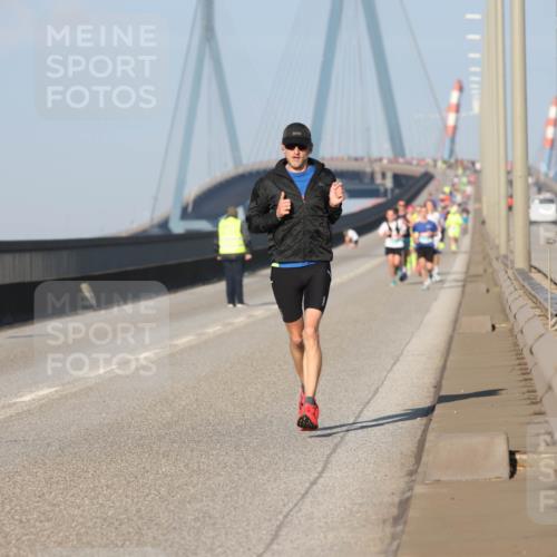 03.10.2025 - Köhlbrandbrückenlauf Lena Gebhardt http://msf.ph/oto/9102309 03.10.2025 09:37:22 Position 2  meine-sportfotos.de